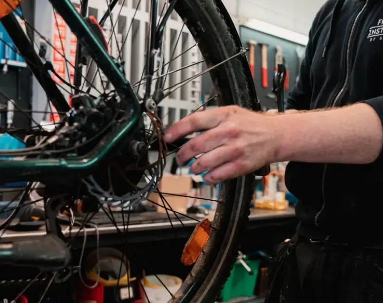 Reparation og service hos Tria Cykler